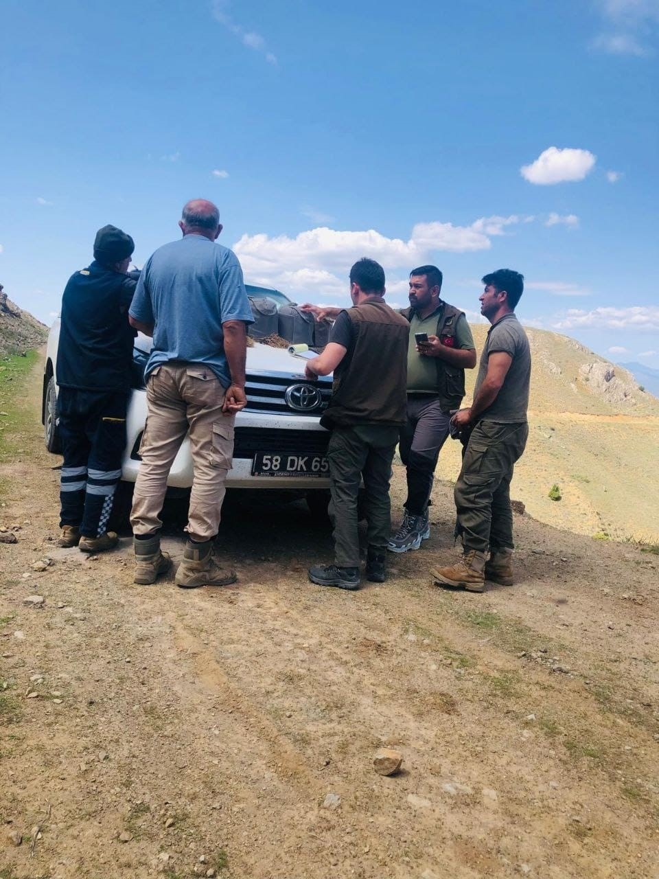 Yasadışı avlanan 4 kişi suçüstü yakalandı
