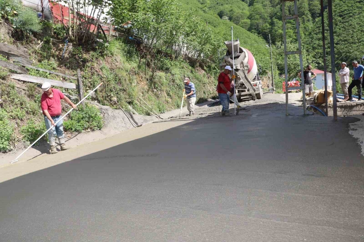 40 yıllık yol sorunu çözüme kavuşturuluyor
