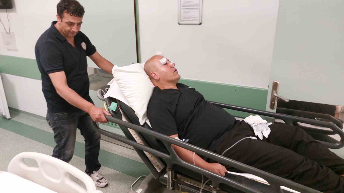 Hasta yakını, yumrukladığı doktorun burnunu kırdı

