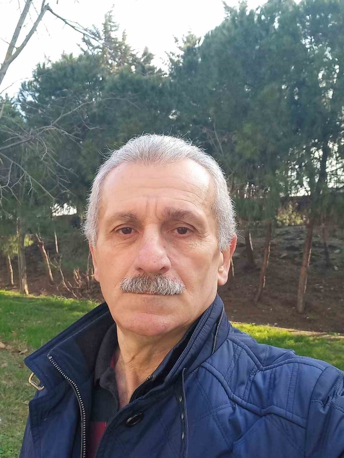 Ihlamur toplamak için çıktığı ağaçtan düşerek öldü
