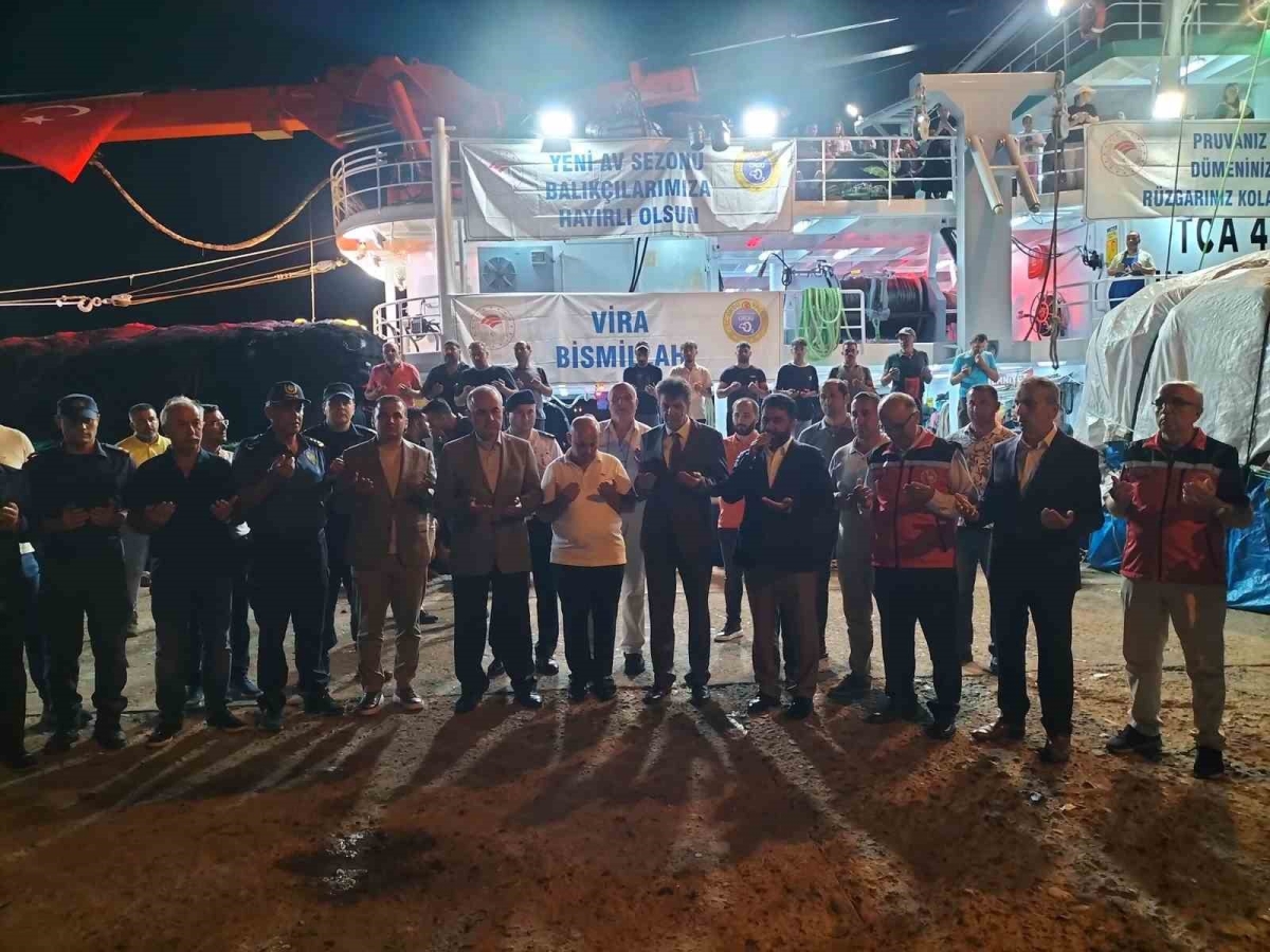 Ordulu balıkçılar ’Vira Bismillah’ diyerek sezonu açtı
