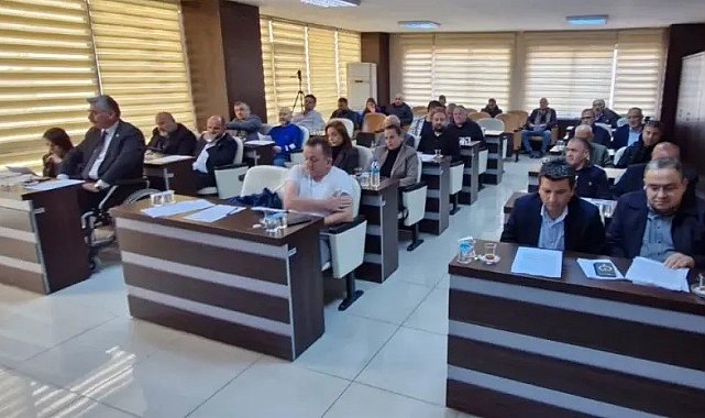AK Parti'den Giresun Belediyesine çatı katı uyarsı, hukuki sorunlara yol açabilir