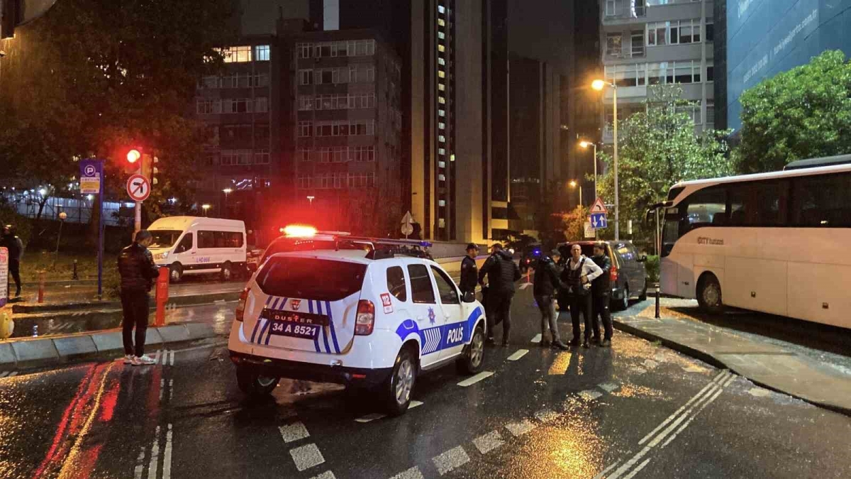 İsrail Konsolosluğu önünde hareketli dakikalar