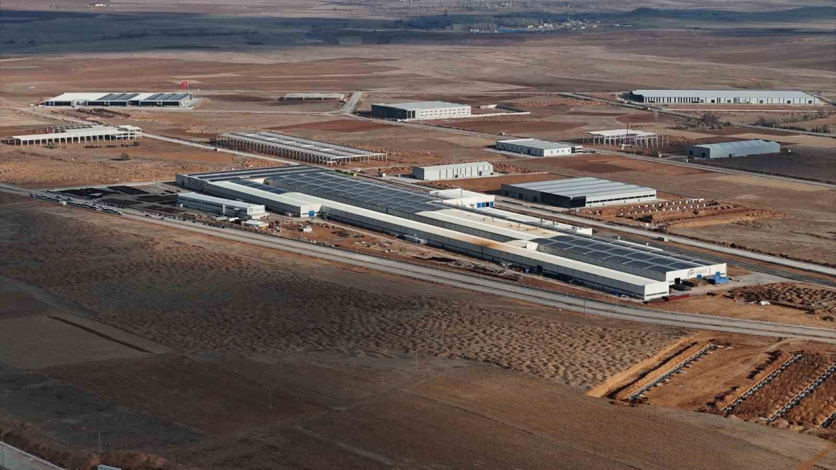 Türkiye’nin ilk raylı OSB’sinde fabrikalar yükseliyor
