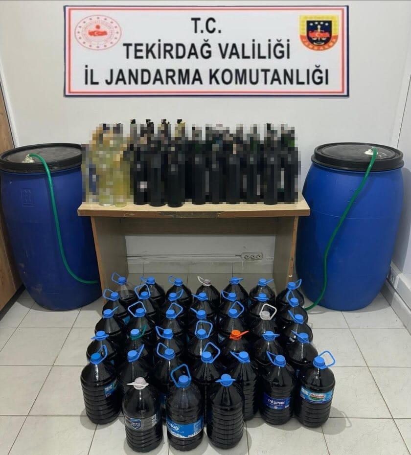 Tekirdağ’da Jandarma Operasyonu: Kaçak İçki ve Makaron Ele Geçirildi