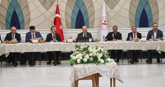 İçişleri Bakanı Süleyman Soylu, Alucralı Muhtarları Misafir Etti