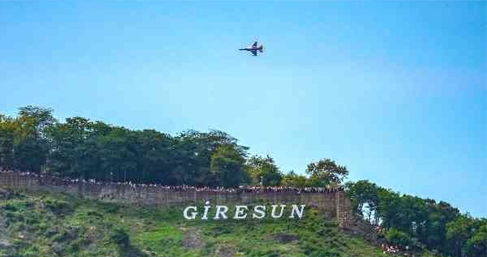 Giresun’da SOLOTÜRK gösterisi nefes kesti
