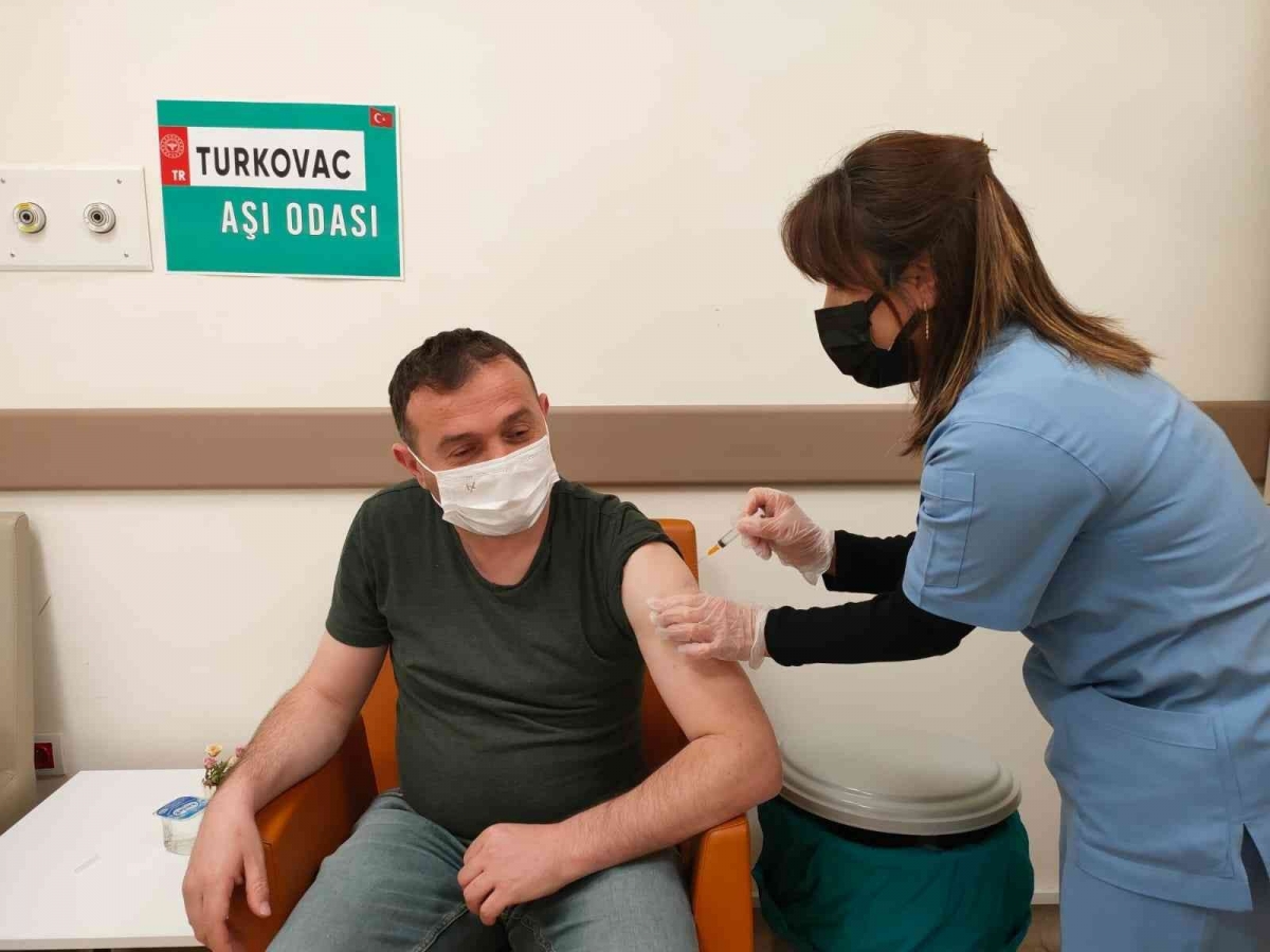 Giresun ve ilçelerinde 2 bin 500 doz TURKOVAC aşısı uygulandı
