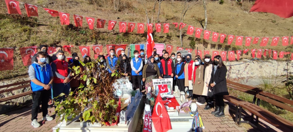 Gönüllü Gençler Eren’i unutmadı “İyiki Varsın Eren”