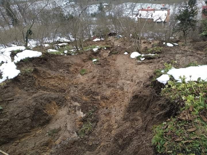 Giresun’un Piraziz ilçesinde heyelan
